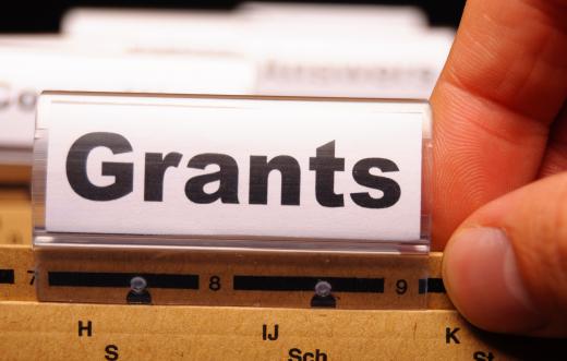 Federal agencies in the U.S. offer more than 1,000 different grant programs.