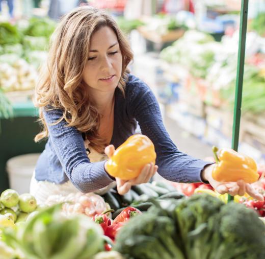 A simple form of commodities exchange in the food industry could include selling and buying produce at a farmer's market.